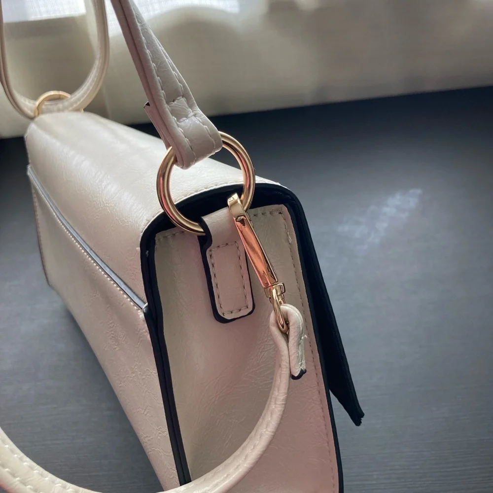 Hourglass Cream Color Purse, Forever 21, NEW - Picture 6 of 6